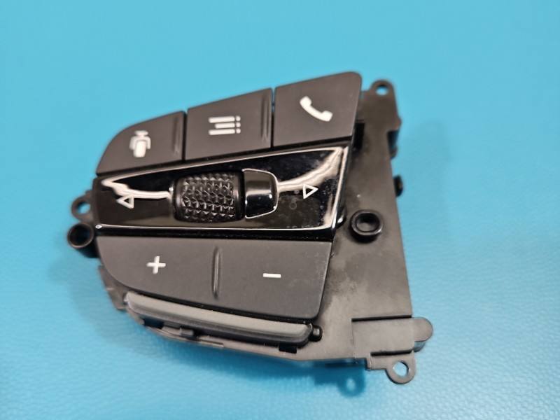 Кнопки руля мультируль BMW IX3 G08 E31078000 — фото детали 2