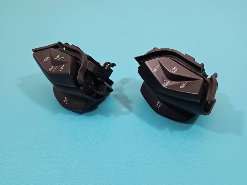Кнопки керма мультируль Ford Focus AM5T-9E740-AA