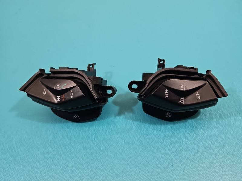 Кнопки керма мультируль Ford Focus AM5T-9E740-AA — фото деталі 2