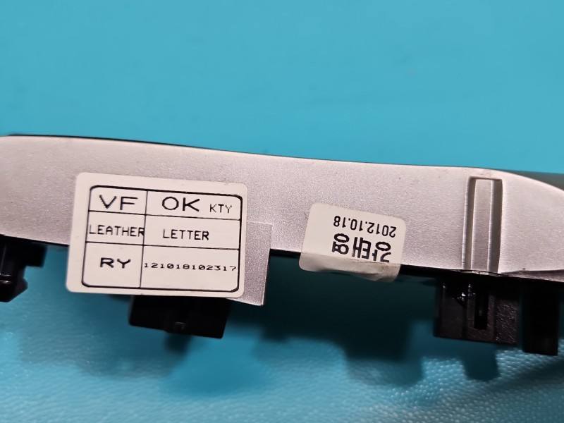Кнопки керма мультируль Hyundai I40 96790-3Z100RY — фото деталі 4