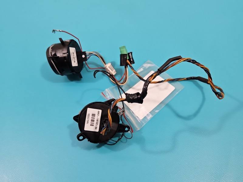 Кнопки керма мультируль Ford Focus AM5T-14K147-BA — фото деталі 3