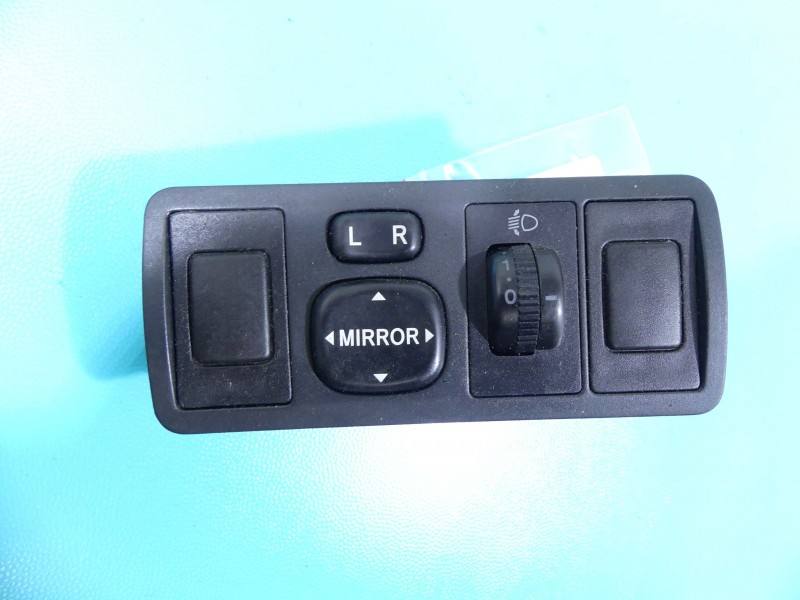 Кнопки керма мультируль Toyota Avensis T25