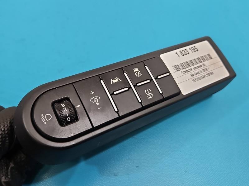 Перемикач кнопка Kia Ceed 93700-J7431WK