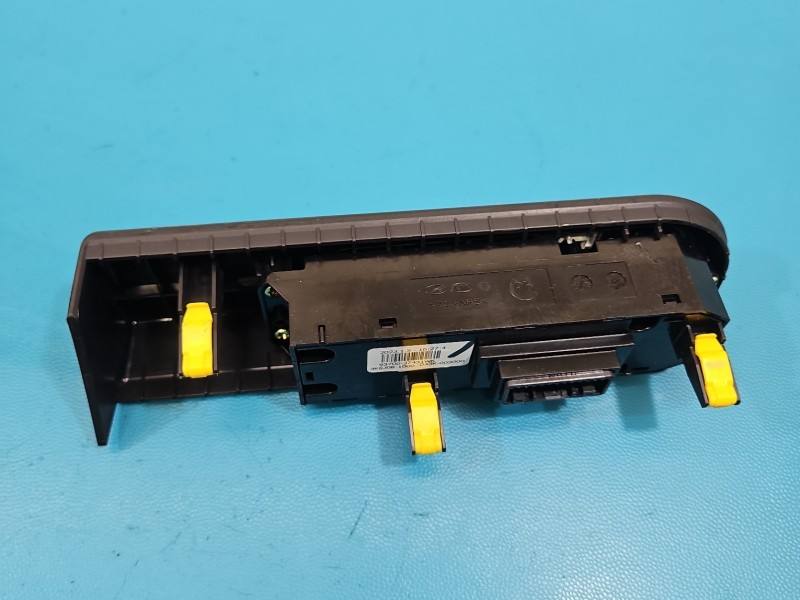Перемикач кнопка Kia Ceed 93700-J7431WK — фото деталі 4