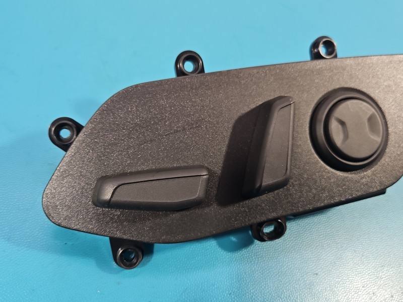 Перемикач кнопка Hyundai Elantra 88070-L1410 — фото деталі 3