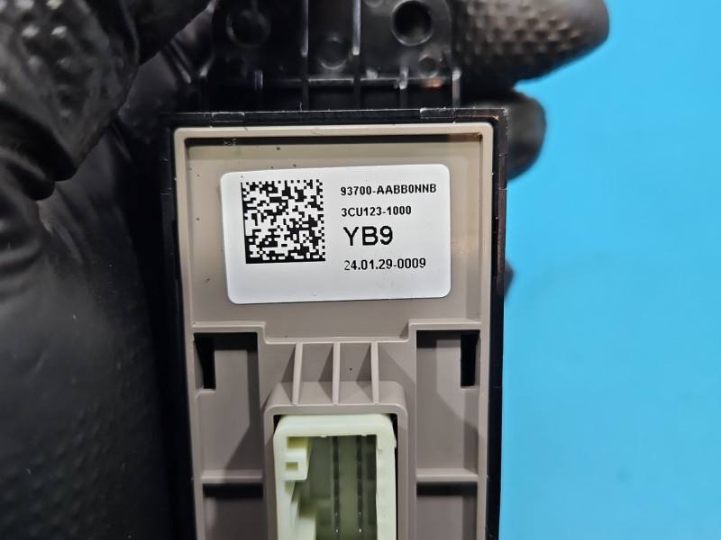 Переключатель кнопка Hyundai Elantra 93700-AABB0 — фото детали 6
