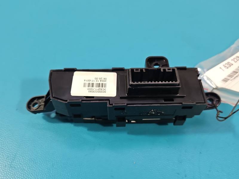 Перемикач кнопка Hyundai I30 93300-G3090 — фото деталі 3