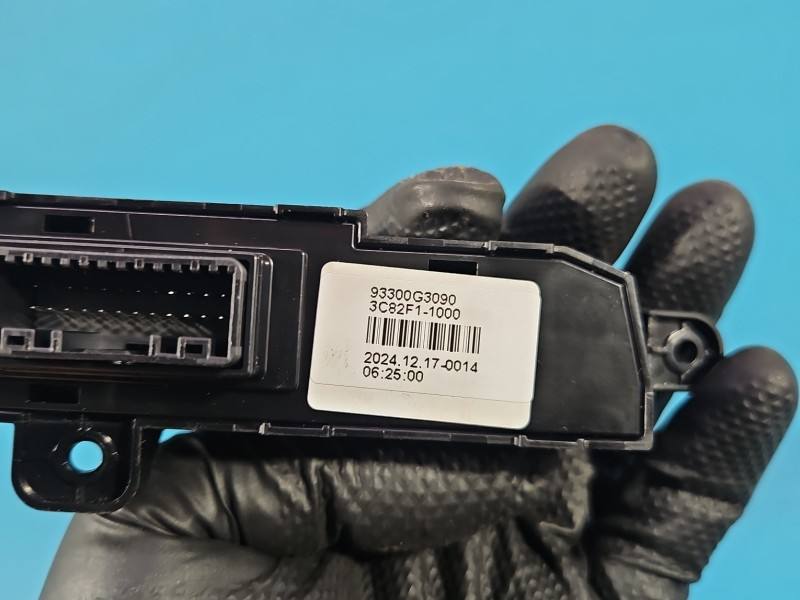Перемикач кнопка Hyundai I30 93300-G3090 — фото деталі 5