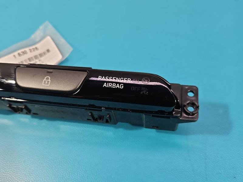 Перемикач кнопка Hyundai I30 93770G4AA — фото деталі 2