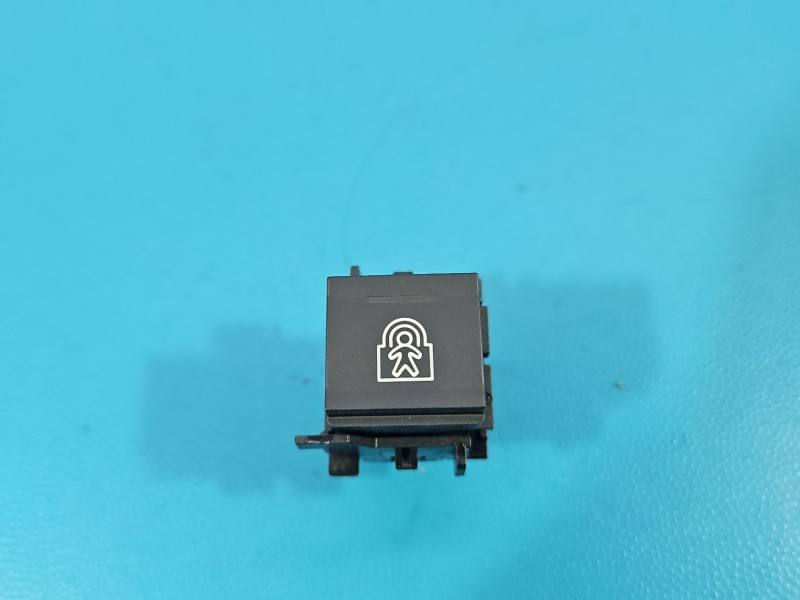 Переключатель кнопка Toyota Proace City 98177358ZD — фото детали 2