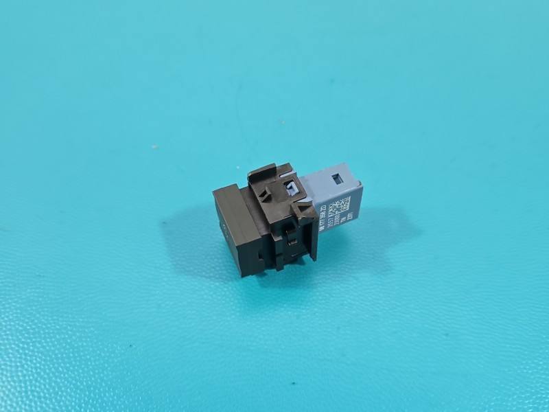Переключатель кнопка Peugeot Rifter 98177358ZD — фото детали 3