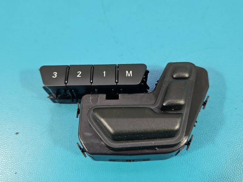 Перемикач кнопка Infiniti QX30 2469057103