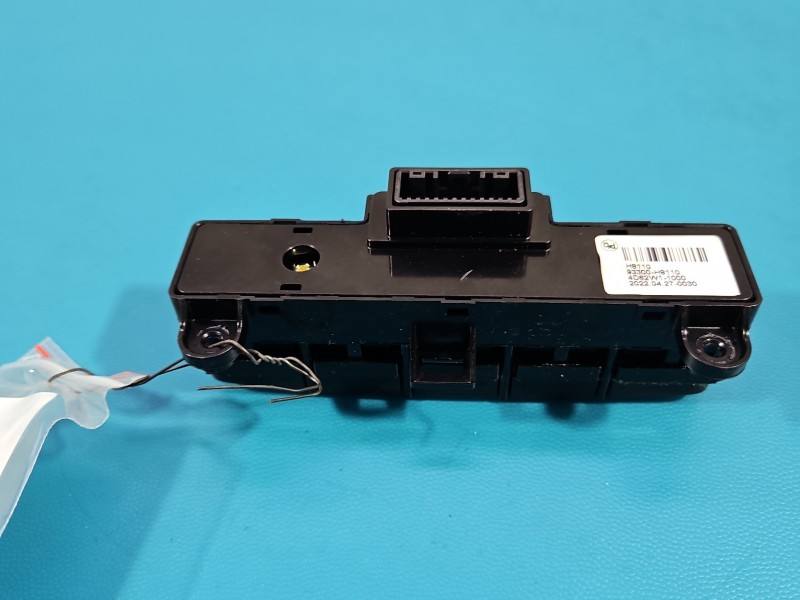 Переключатель кнопка Kia Stonic 93300-H8110 — фото детали 5