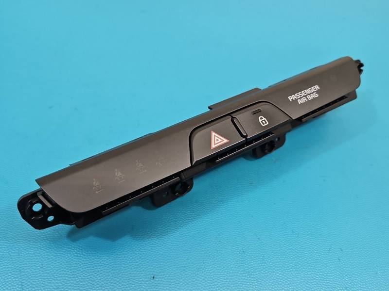 Переключатель кнопка Kia Stonic 93790-H8011