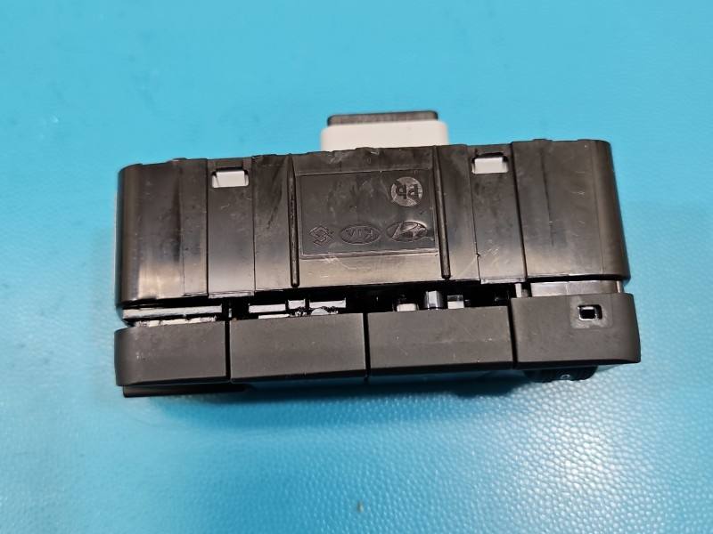 Перемикач кнопка Kia Stonic 93700-H8TL0 — фото деталі 4