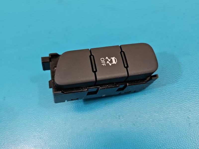 Переключатель кнопка Toyota Yaris 4 M81303