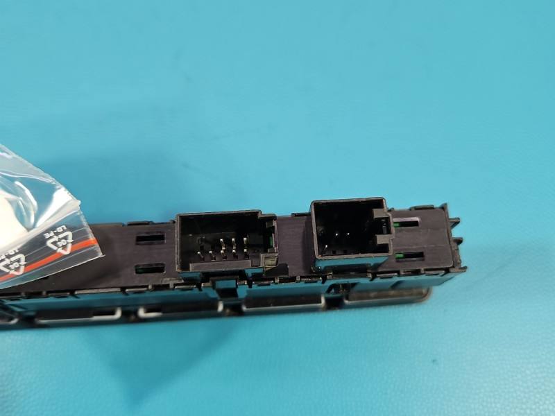 Перемикач кнопка Volkswagen Touran 5TA927132A — фото деталі 6