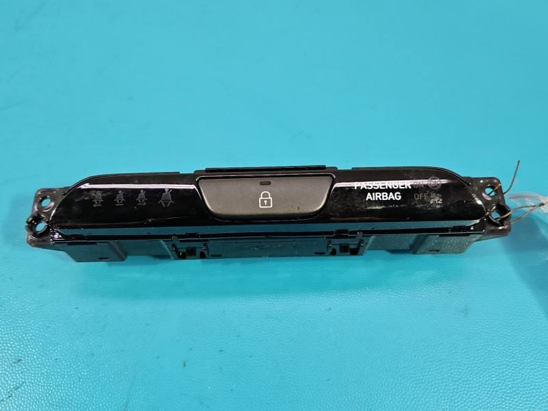 Перемикач кнопка Hyundai I30 93770-G4AA0