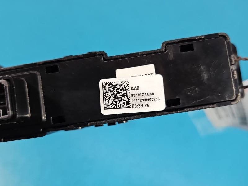 Перемикач кнопка Hyundai I30 93770-G4AA0 — фото деталі 7