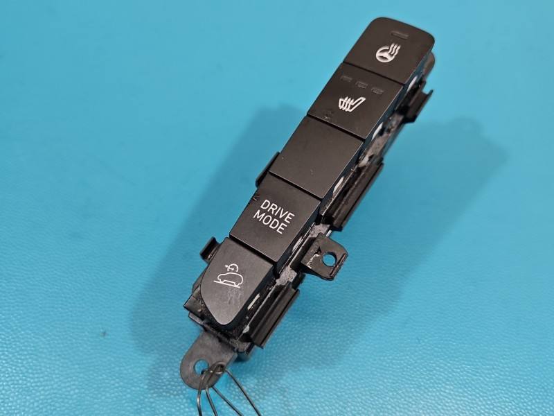 Перемикач кнопка Hyundai Tucson 93310-N7010