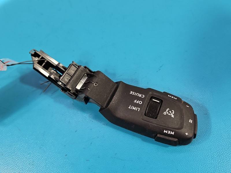 Переключатель кнопка Peugeot 5008 98133622ZD — фото детали 3