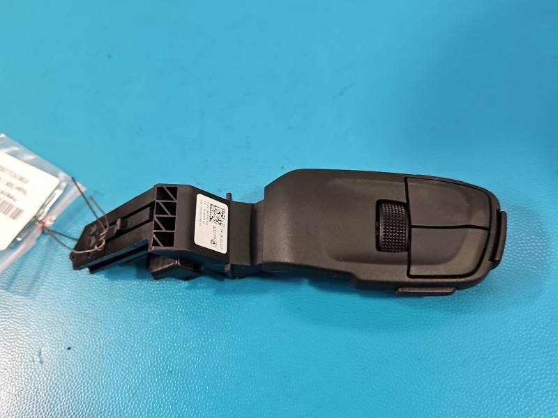 Переключатель кнопка Peugeot 5008 98133622ZD — фото детали 4