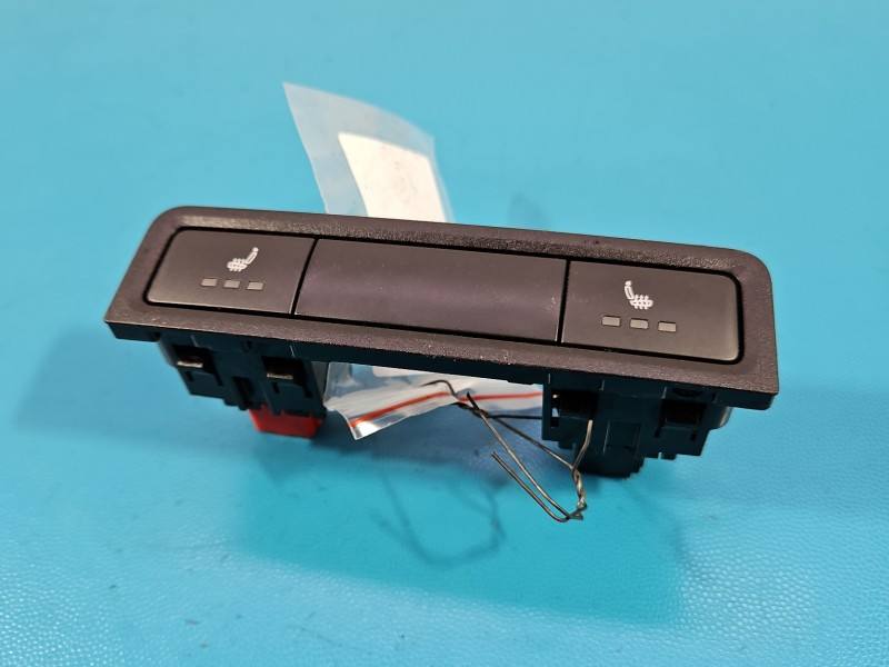 Переключатель кнопка Skoda Octavia 3 P5E0963105A