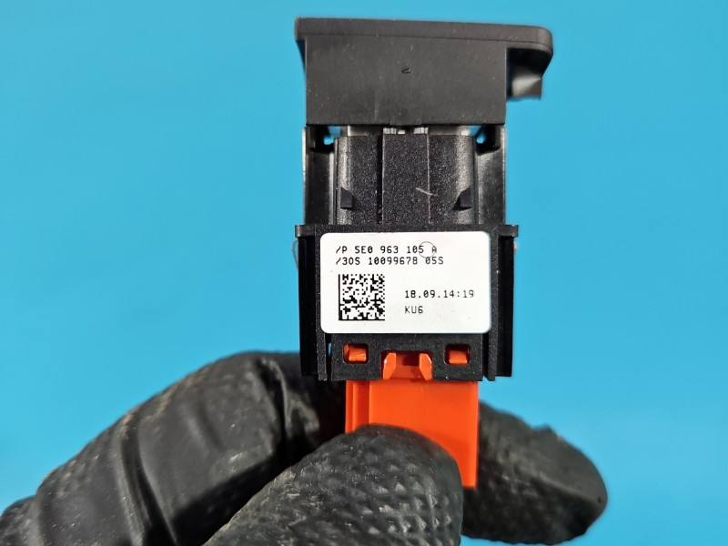 Переключатель кнопка Skoda Octavia 3 P5E0963105A — фото детали 6