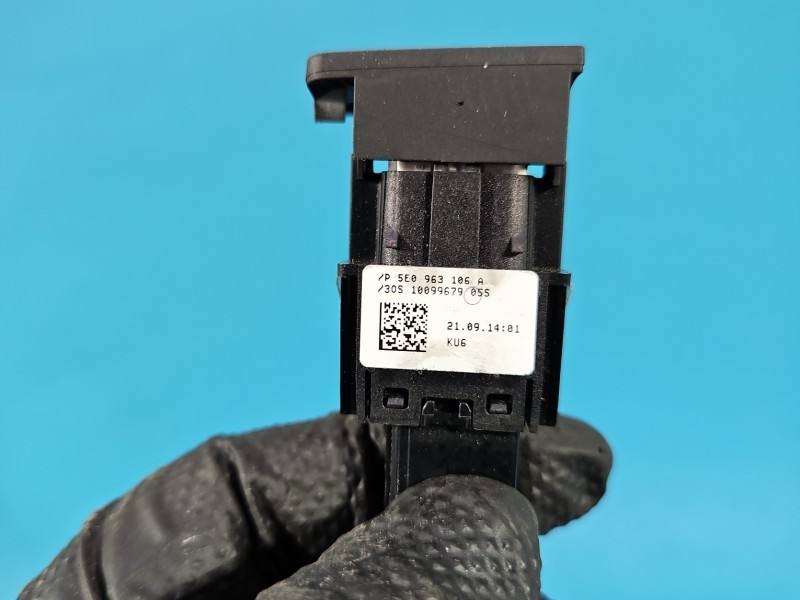 Переключатель кнопка Skoda Octavia 3 P5E0963105A — фото детали 7