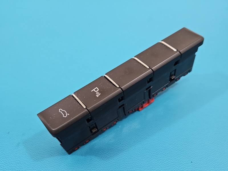 Переключатель кнопка Skoda Superb 3 3V1927132Q