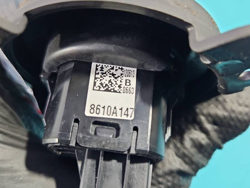 Перемикач кнопка Mitsubishi Outlander 8610A147 — фото деталі 6