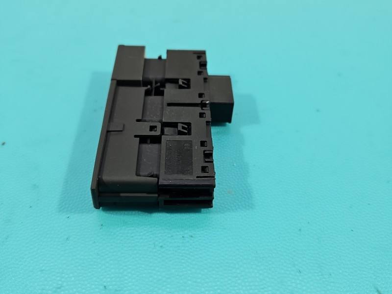 Перемикач кнопка Seat Ateca 575927143D — фото деталі 3