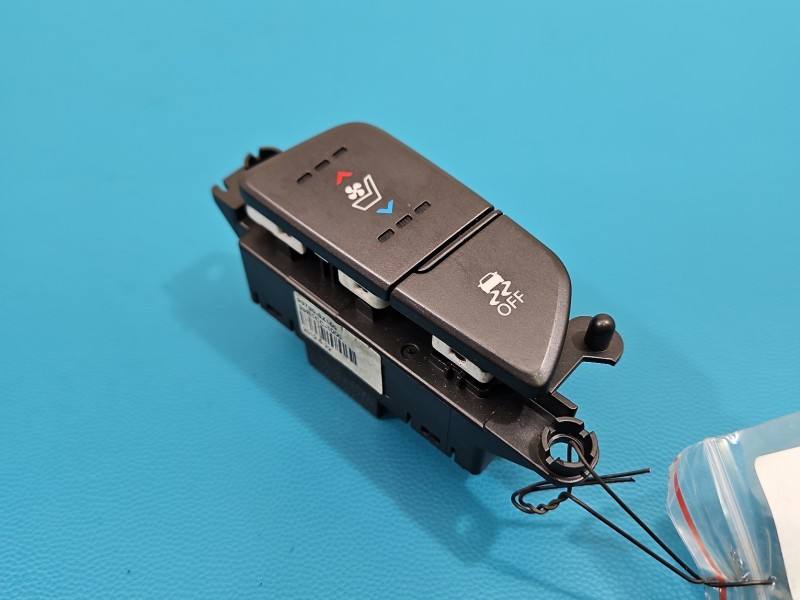 Перемикач кнопка Hyundai I40 93730-3Z150