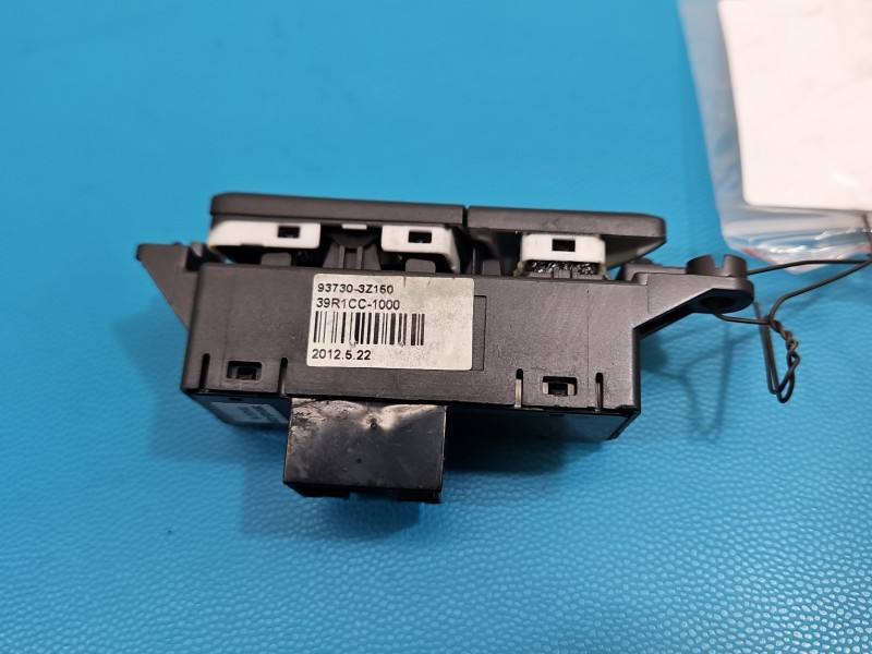Перемикач кнопка Hyundai I40 93730-3Z150 — фото деталі 3