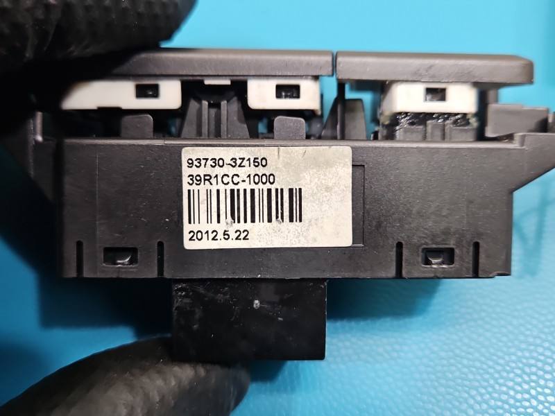 Перемикач кнопка Hyundai I40 93730-3Z150 — фото деталі 4