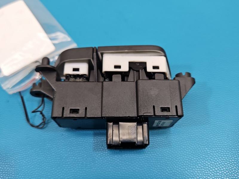 Перемикач кнопка Hyundai I40 93730-3Z150 — фото деталі 8