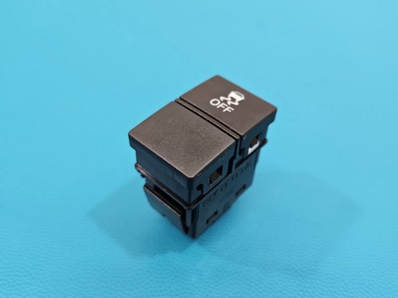 Перемикач кнопка Honda CR-V M64747