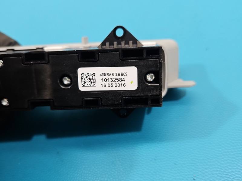 Перемикач кнопка Audi A4 B9 4M0959613B — фото деталі 8