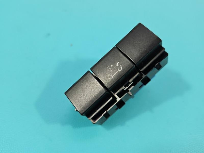 Перемикач кнопка Peugeot 5008 9813047277