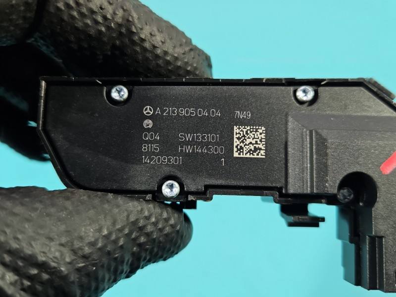 Перемикач кнопка Mercedes E W213 A2139050404 — фото деталі 4