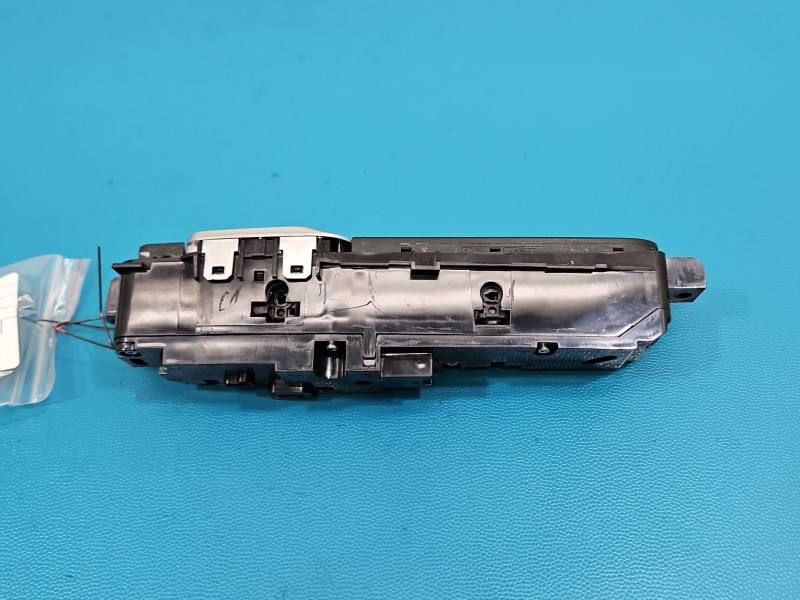 Перемикач кнопка BMW 5 G30 6843923 — фото деталі 3