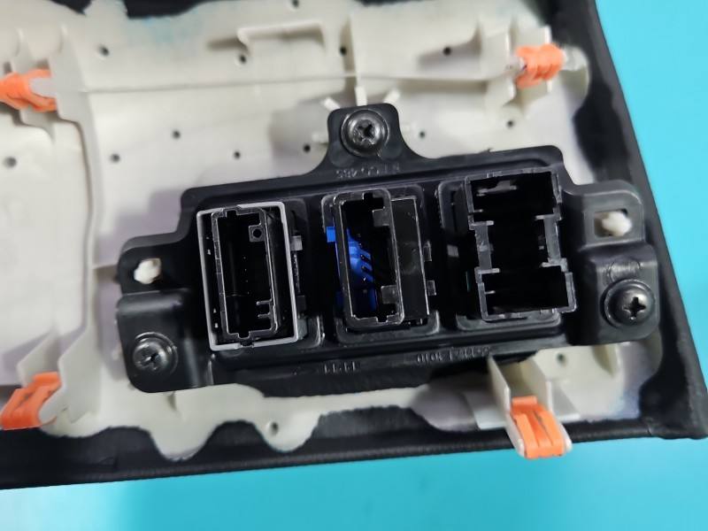 Перемикач кнопка Toyota C-HR 55404-F4010 — фото деталі 5