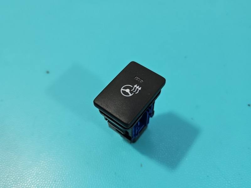 Перемикач кнопка Toyota C-HR 15D001