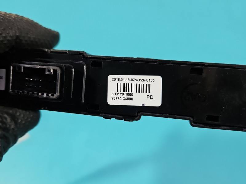 Перемикач кнопка Hyundai I30 3H31Y0-1000 — фото деталі 5
