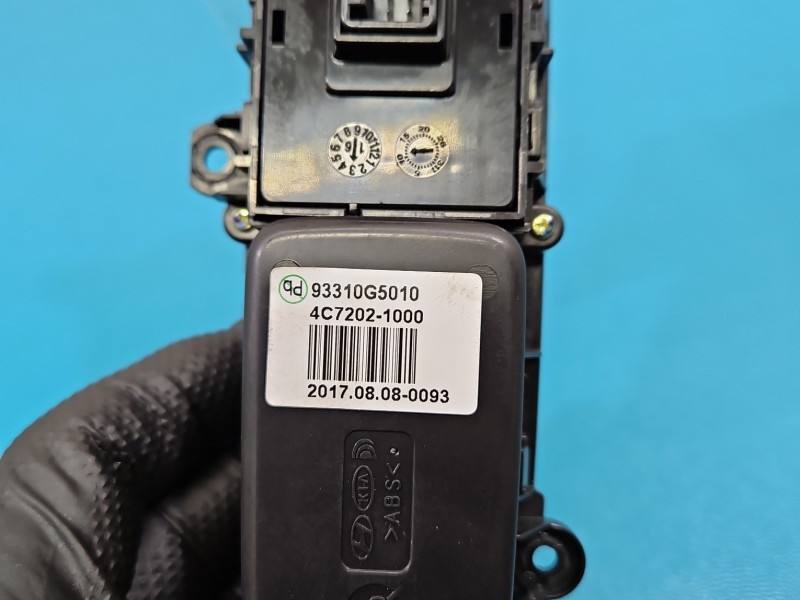 Перемикач кнопка Kia Niro 93310G5010 — фото деталі 7