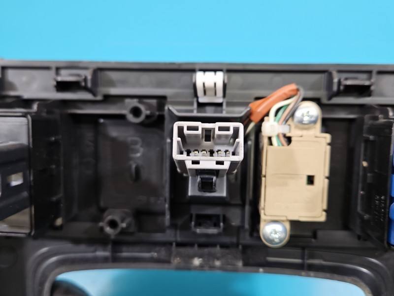 Переключатель кнопка Subaru Forester 92121SG420 — фото детали 7