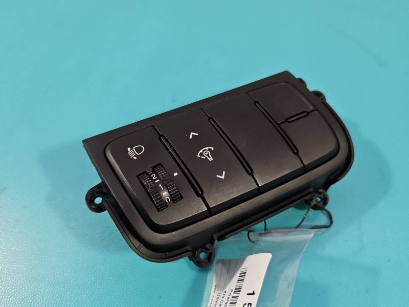 Перемикач кнопка Kia Ceed 93300-A2100 — фото деталі 2