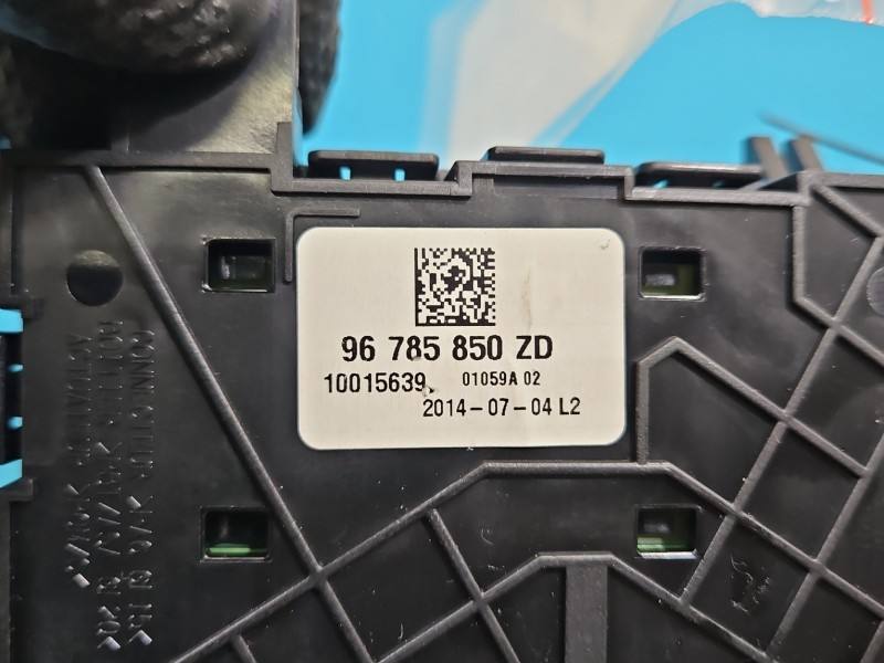 Перемикач кнопка Citroen DS5 96785850ZD — фото деталі 8