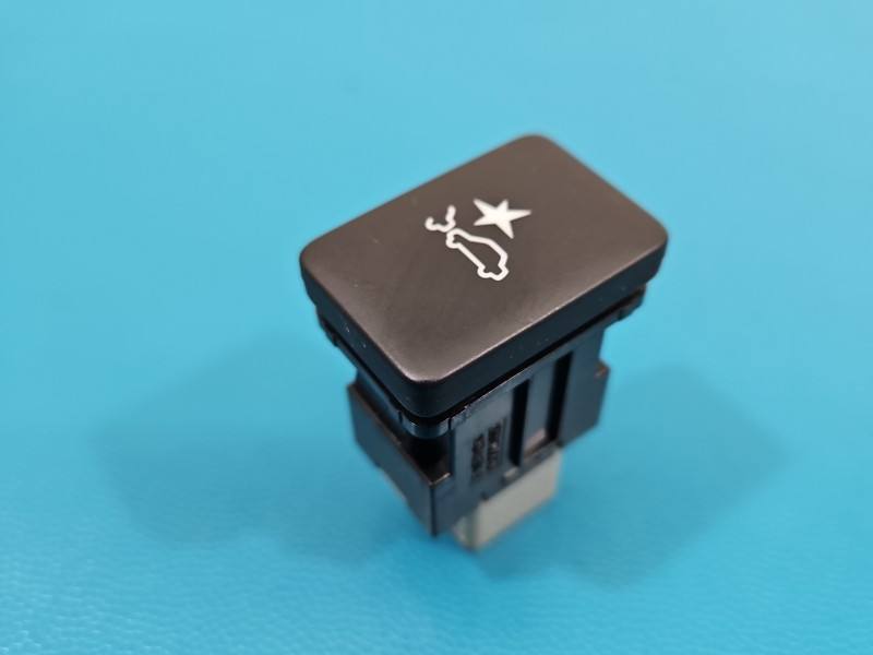 Перемикач кнопка Mitsubishi Eclipse 8610A183