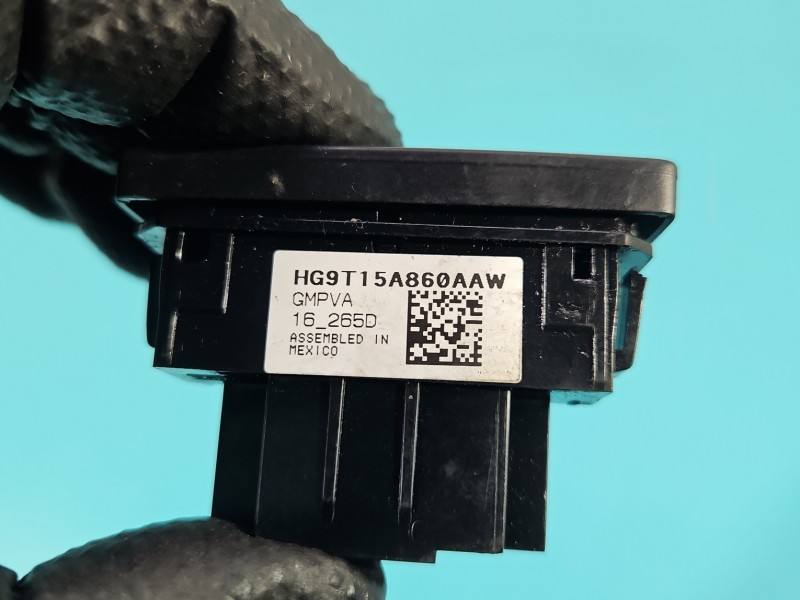 Перемикач кнопка Ford Fusion HG9T-15A860-AAW — фото деталі 4